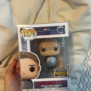 Funko Pop Captain America Exclusive with Silver Shield